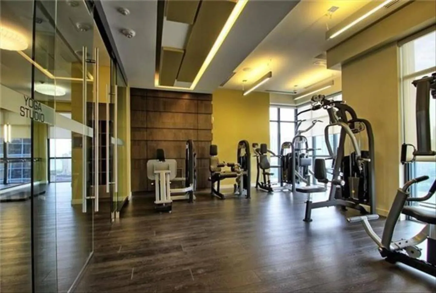 Apartment 3Br Skyline Condo - By Cn Tower & Mtcc & Free Parking Toronto Canada