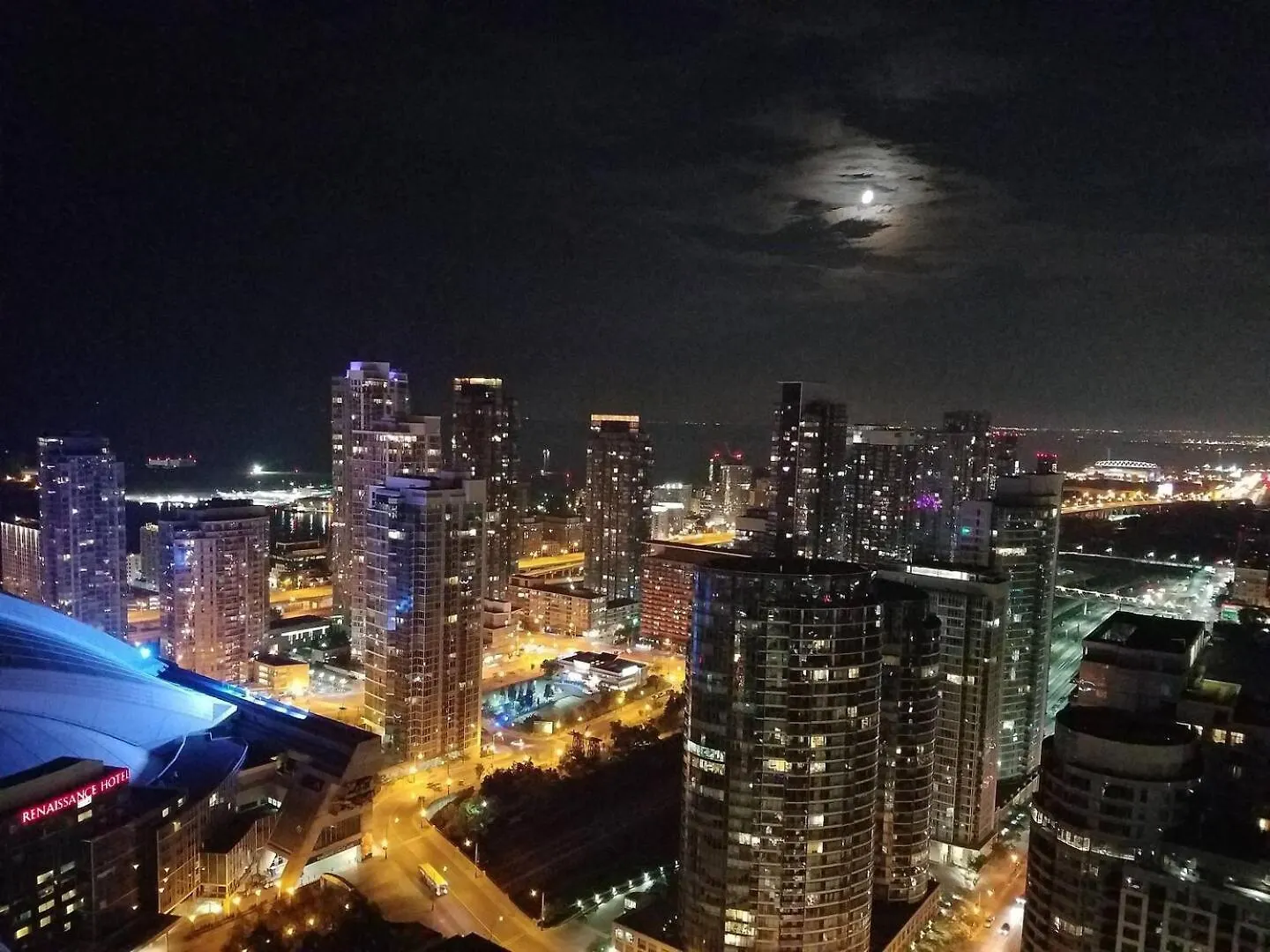 3Br Skyline Condo - By Cn Tower & Mtcc & Free Parking Toronto 0*,  Canada
