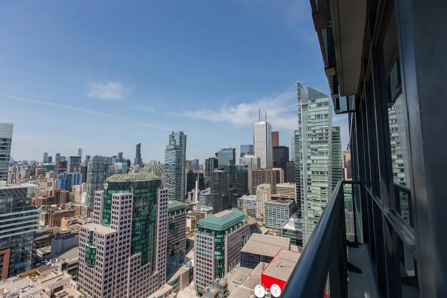3Br Skyline Condo - By Cn Tower & Mtcc & Free Parking Toronto 0*,  Canada