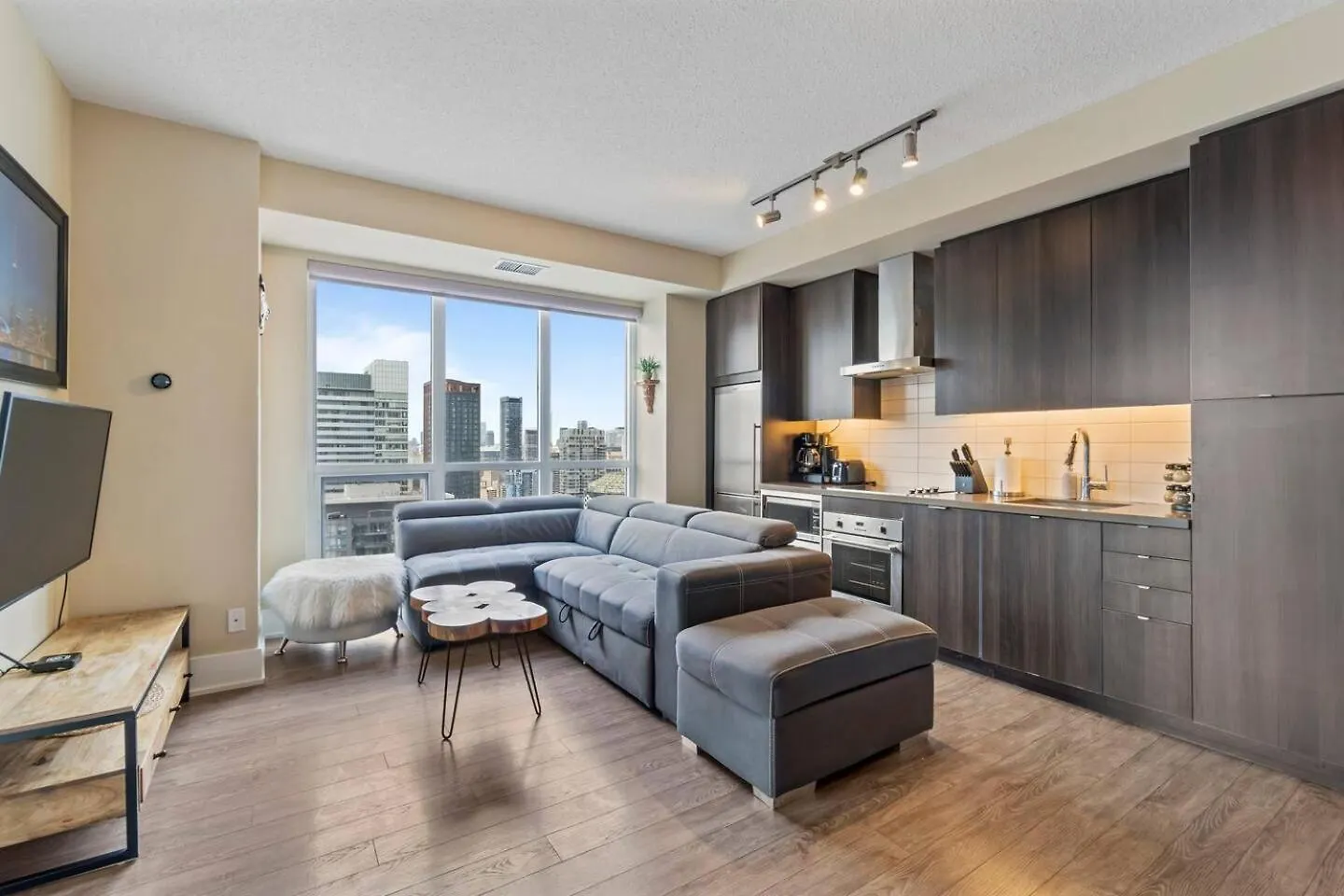 3Br Skyline Condo - By Cn Tower & Mtcc & Free Parking Toronto 0*,