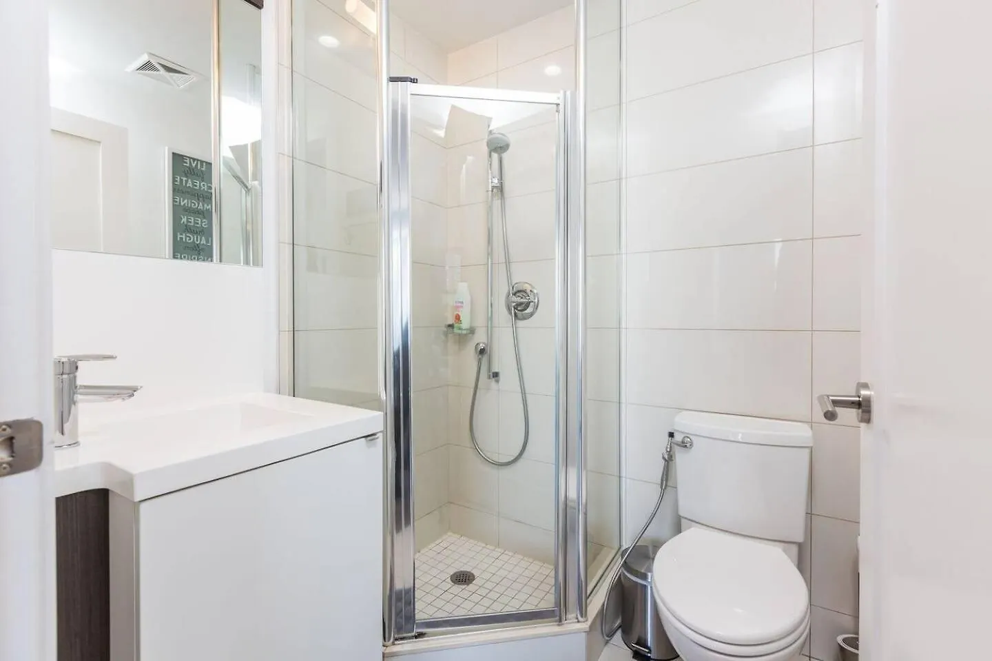Apartment 3Br Skyline Condo - By Cn Tower & Mtcc & Free Parking Toronto