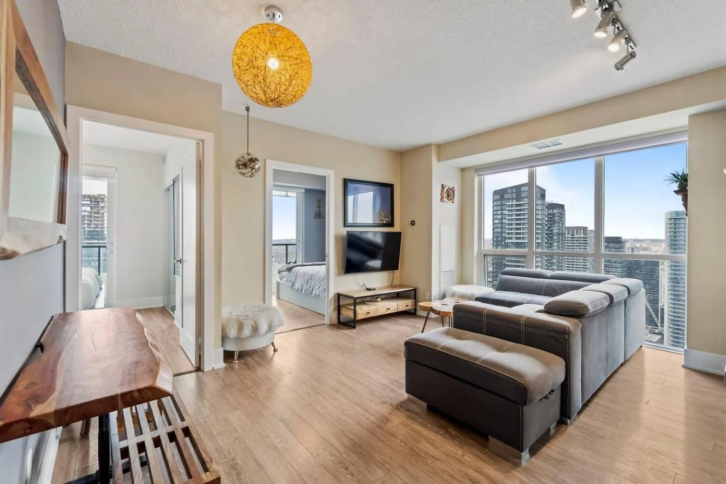 Apartment 3Br Skyline Condo - By Cn Tower & Mtcc & Free Parking Toronto