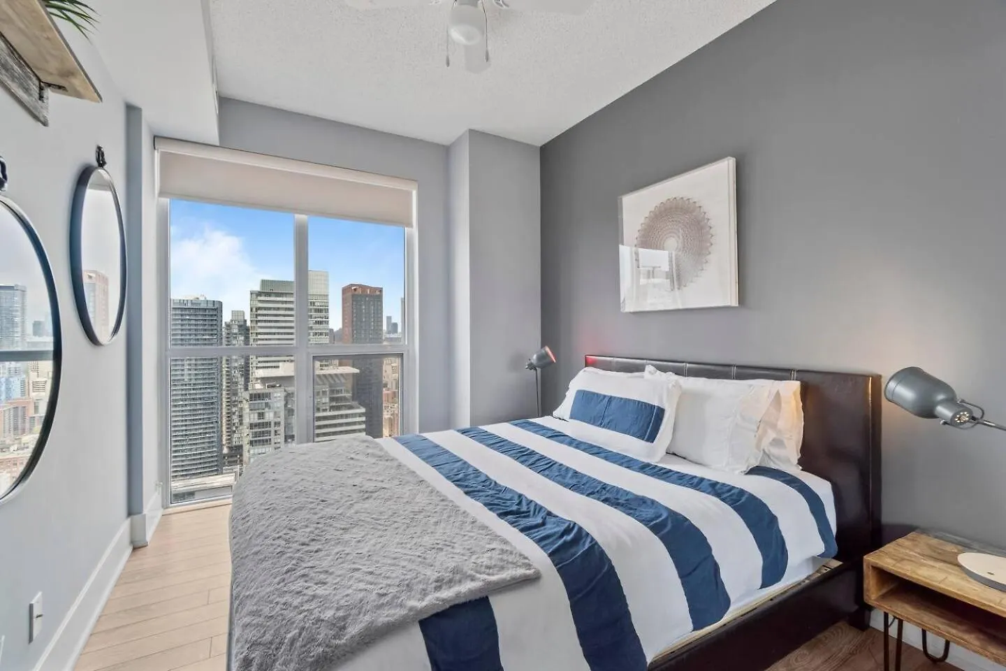 3Br Skyline Condo - By Cn Tower & Mtcc & Free Parking Toronto 0*,  Canada
