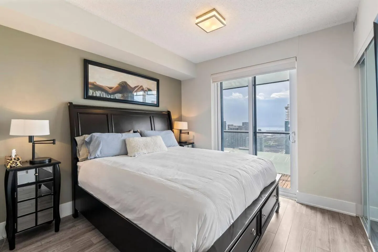 Apartment 3Br Skyline Condo - By Cn Tower & Mtcc & Free Parking Toronto