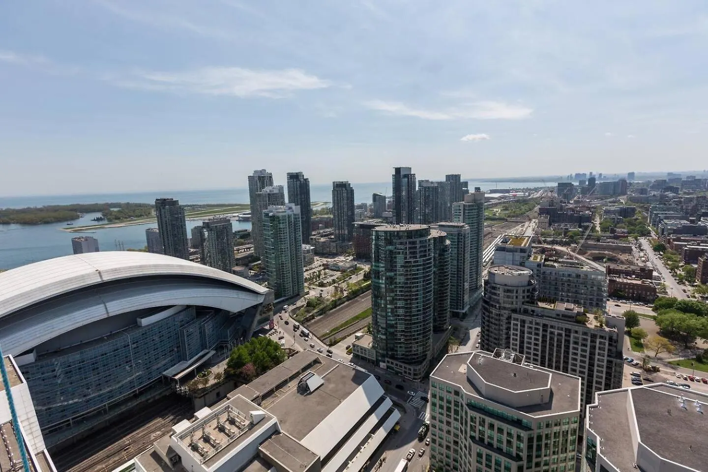 Apartment 3Br Skyline Condo - By Cn Tower & Mtcc & Free Parking Toronto Canada